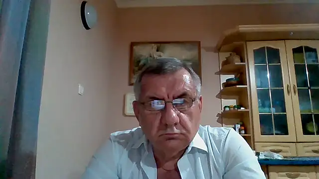 Онлайн чат XXX machomale3