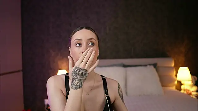 AuraM00n Live XXX-Chat