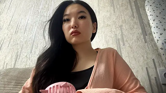 EvilEmma Adlı Modelin Canlı XXX Sohbeti