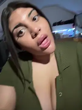 MinaKhalina Adlı Modelin Canlı XXX Sohbeti