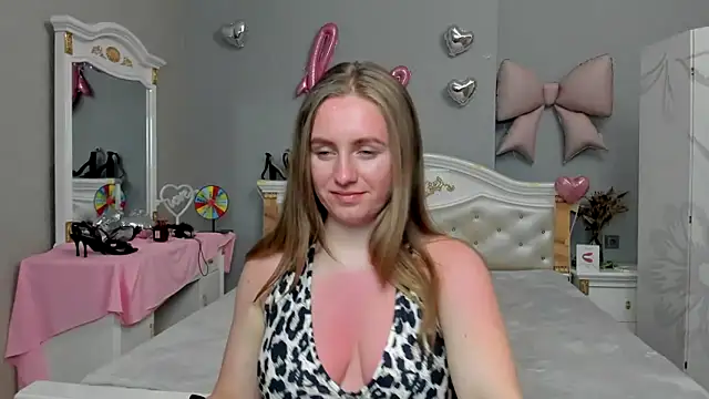 Marisha_Cute: онлайн-секс-чат