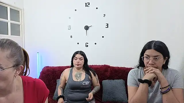 lesb_milf 现场XXX聊天