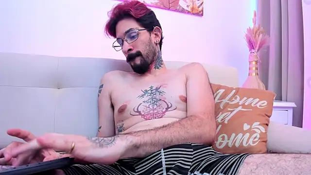 Jonathan_Soto Live XXX-Chat