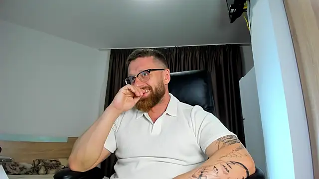 XXX chat uživo modela Findom_guy