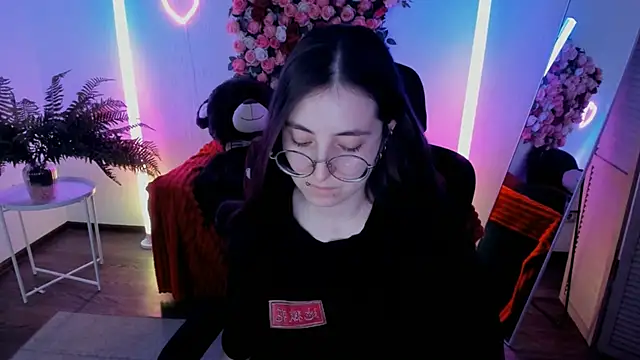 VirtuallVoyant's Live XXX Chat