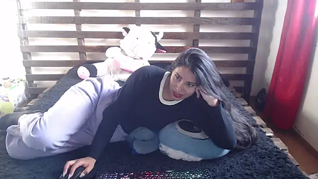SexyDolly777 Adlı Modelin Canlı XXX Sohbeti