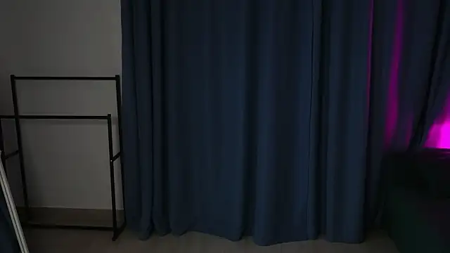 AmiliFox1n Live XXX chat