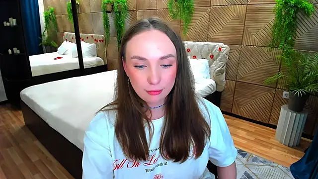 TrueReincarnation – Naživo XXX chat