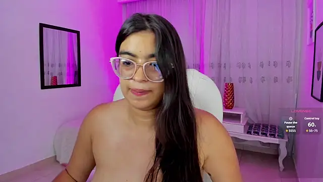 Luna_Jonnes1 Adlı Modelin Canlı XXX Sohbeti