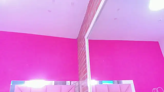 malu_horny_69's Live XXX Chat