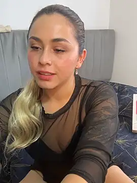 pamelao Adlı Modelin Canlı XXX Sohbeti