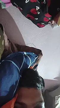 IMBADBOY4U élő XXX-chatje