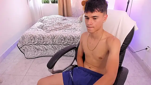 Aron_Boyy Live XXX-chat