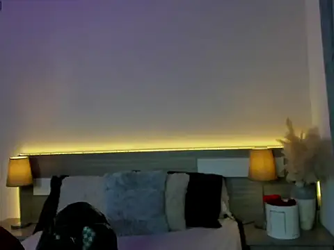 ZarahFoxx's Live XXX Chat
