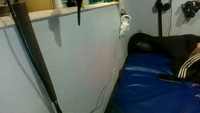 PornStro921 élő XXX-chatje