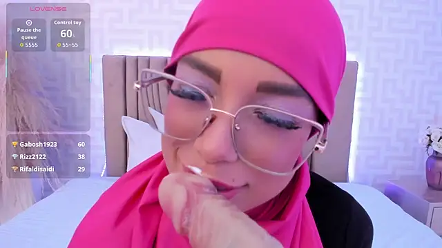 naishaa_'s Live XXX Chat