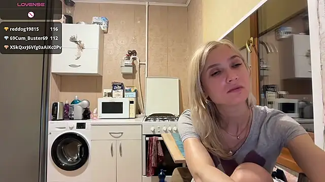 XXX chat uživo modela AngelJeni