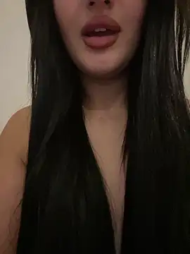 Milana_UK Adlı Modelin Canlı XXX Sohbeti