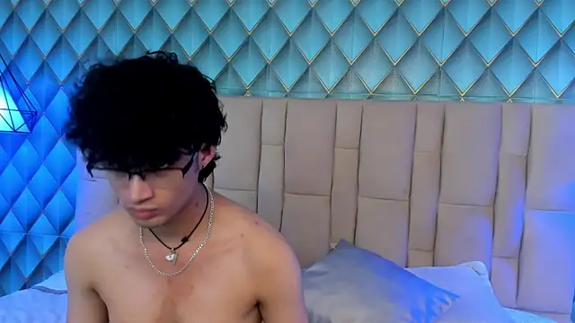 XXX chat uživo modela Sofia-Ethan