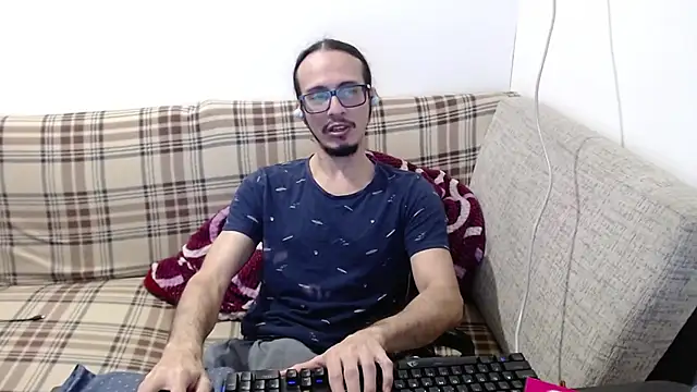 cholitohermoso Chat XXX in diretta
