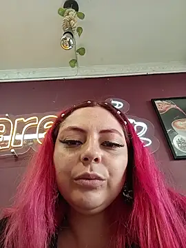 madelaine-'s Live XXX Chat
