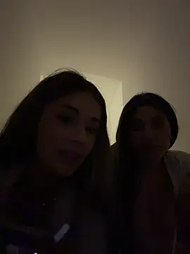 IsabellaEtthan's Live XXX Chat