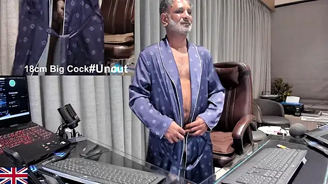 OnlineBossUK élő XXX-chatje