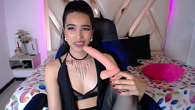 Chat +18 de Miaa_ferrari1 ao vivo