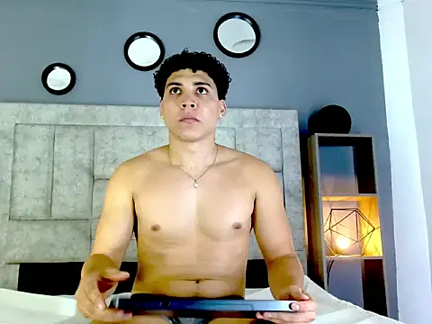 Chat +18 de Rayan_Choi ao vivo