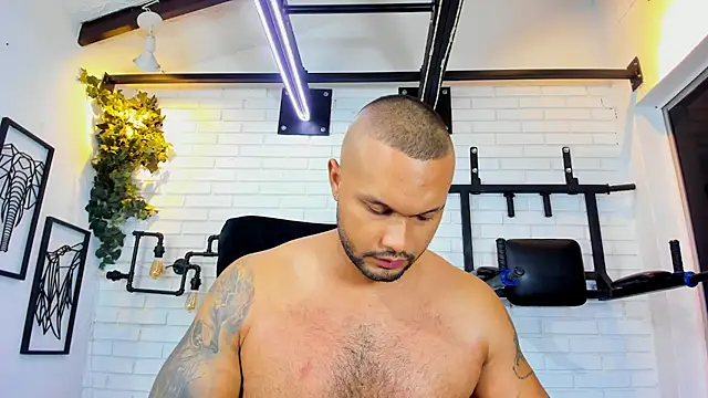 Chat +18 de CharlieGrifinX ao vivo