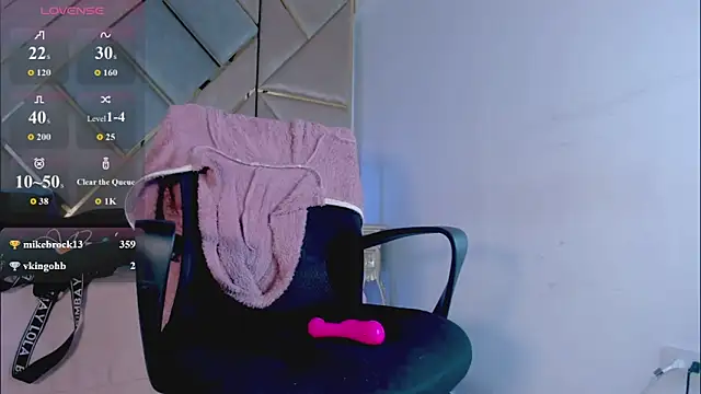 MikaelaStone Live XXX-chat