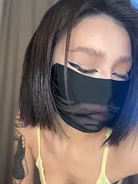 DeferentUproar's Live XXX Chat