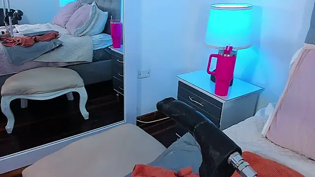 Samantha__Vega 现场XXX聊天