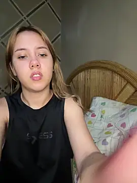 Онлайн чат XXX coupleyys