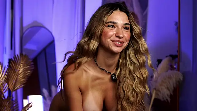 ItalianGirl live XXX chat