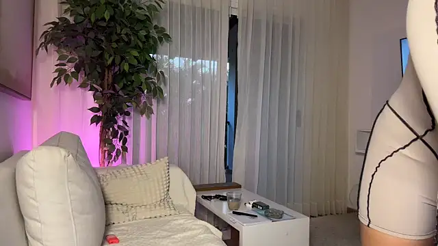 دردشة ViviGoddess الجنسية المباشرة