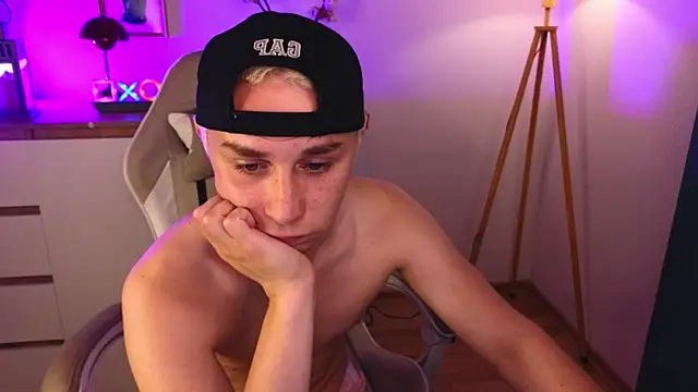 e1v1s Live XXX Chat