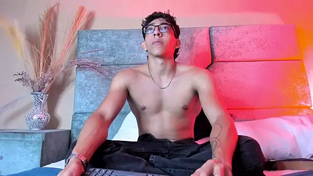 Онлайн чат XXX JuliaanRoss