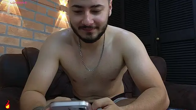 Brandon_01 Live XXX-chat