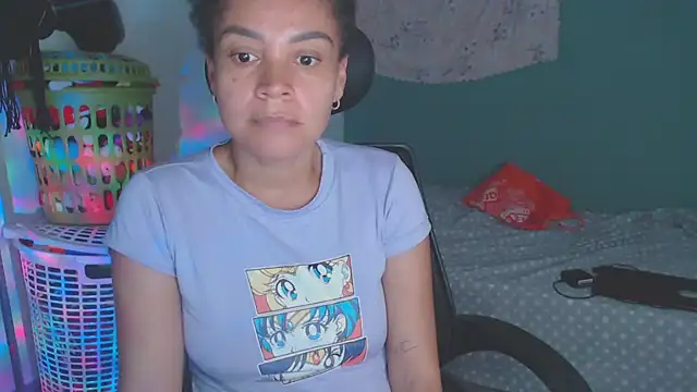 Chat +18 de shayna_cute ao vivo