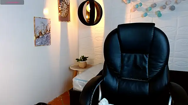 XXX chat uživo modela Marcoviolet