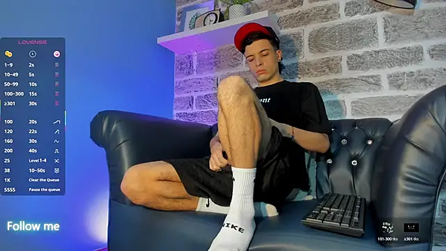Онлайн чат XXX kevinn_bluee
