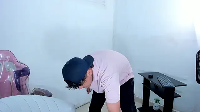 แชท XXX สดของ juanmechanic_