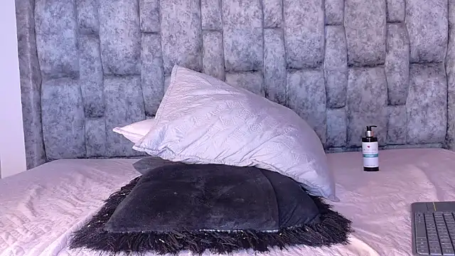 samirths_boy_ Adlı Modelin Canlı XXX Sohbeti