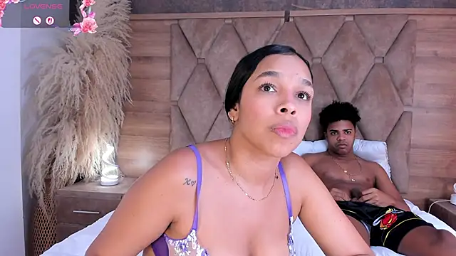 TaylorAndThalia Webcam-Show
