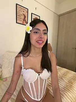 ZaraLuuv – Naživo XXX chat