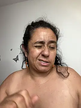 agathaxxx-69 Adlı Modelin Canlı XXX Sohbeti