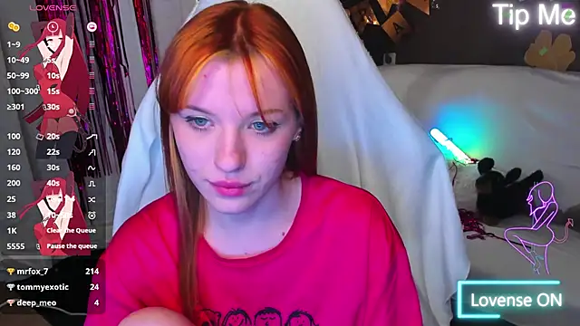 צ'אט XXX בשידור חי של MeganNewCat