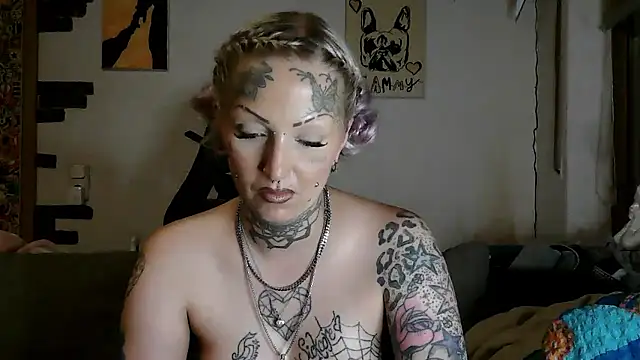 RoxxyInk's Live XXX Chat
