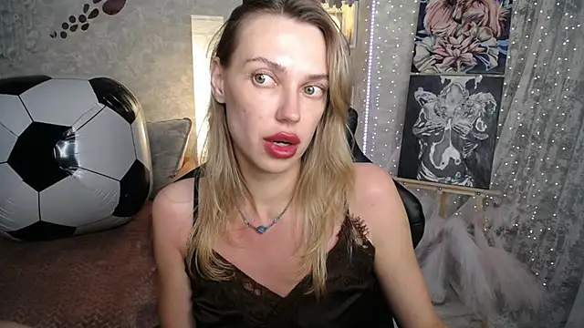 NickyAdamidi Adlı Modelin Canlı XXX Sohbeti